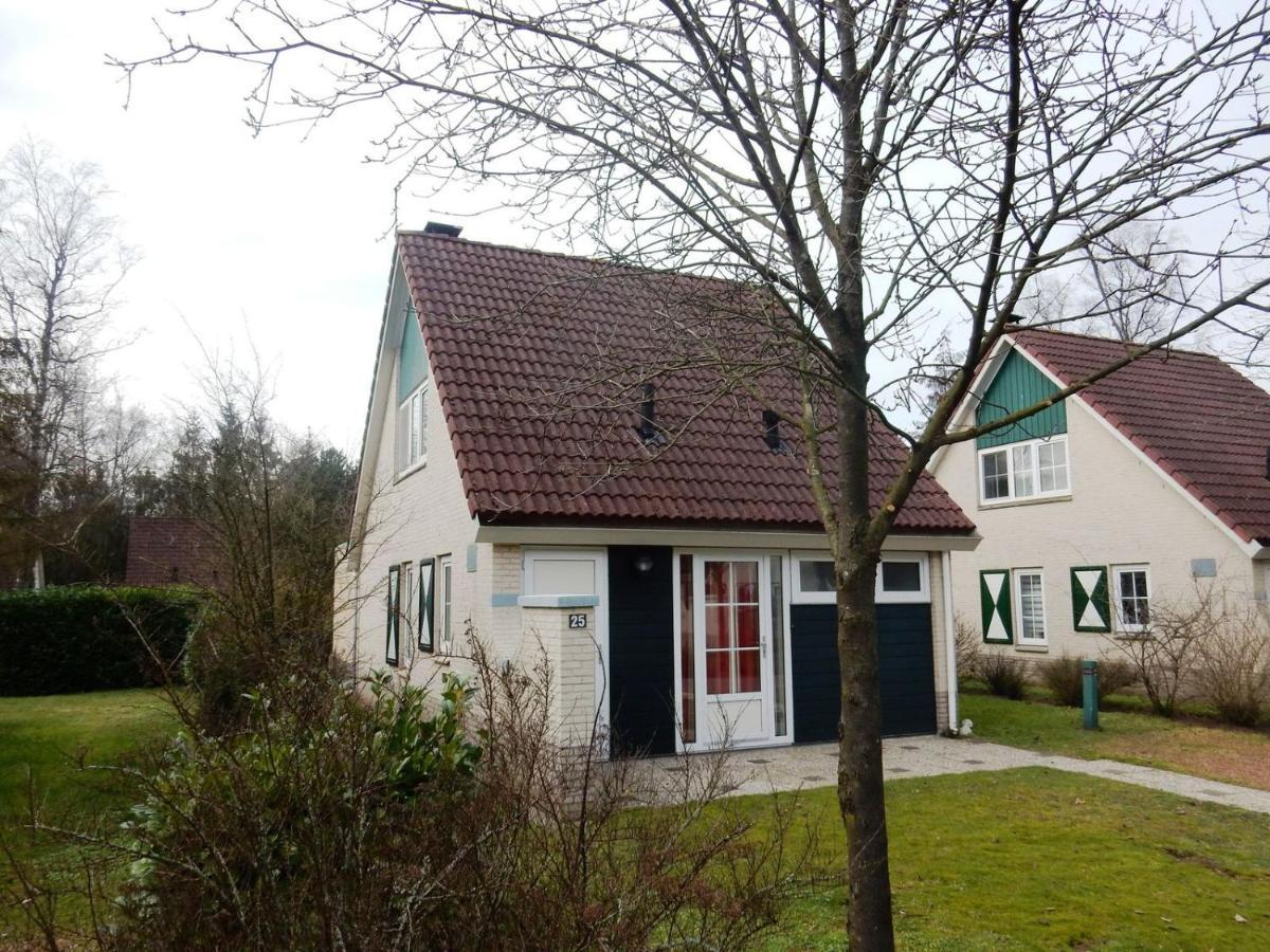 Bungalow - 6 Personen Gelegen In De Nabije Omgeving Van Avonturenpark Hellendoorn En De Prachtige Sallandse Heuvelrug En Eelerberg المظهر الخارجي الصورة