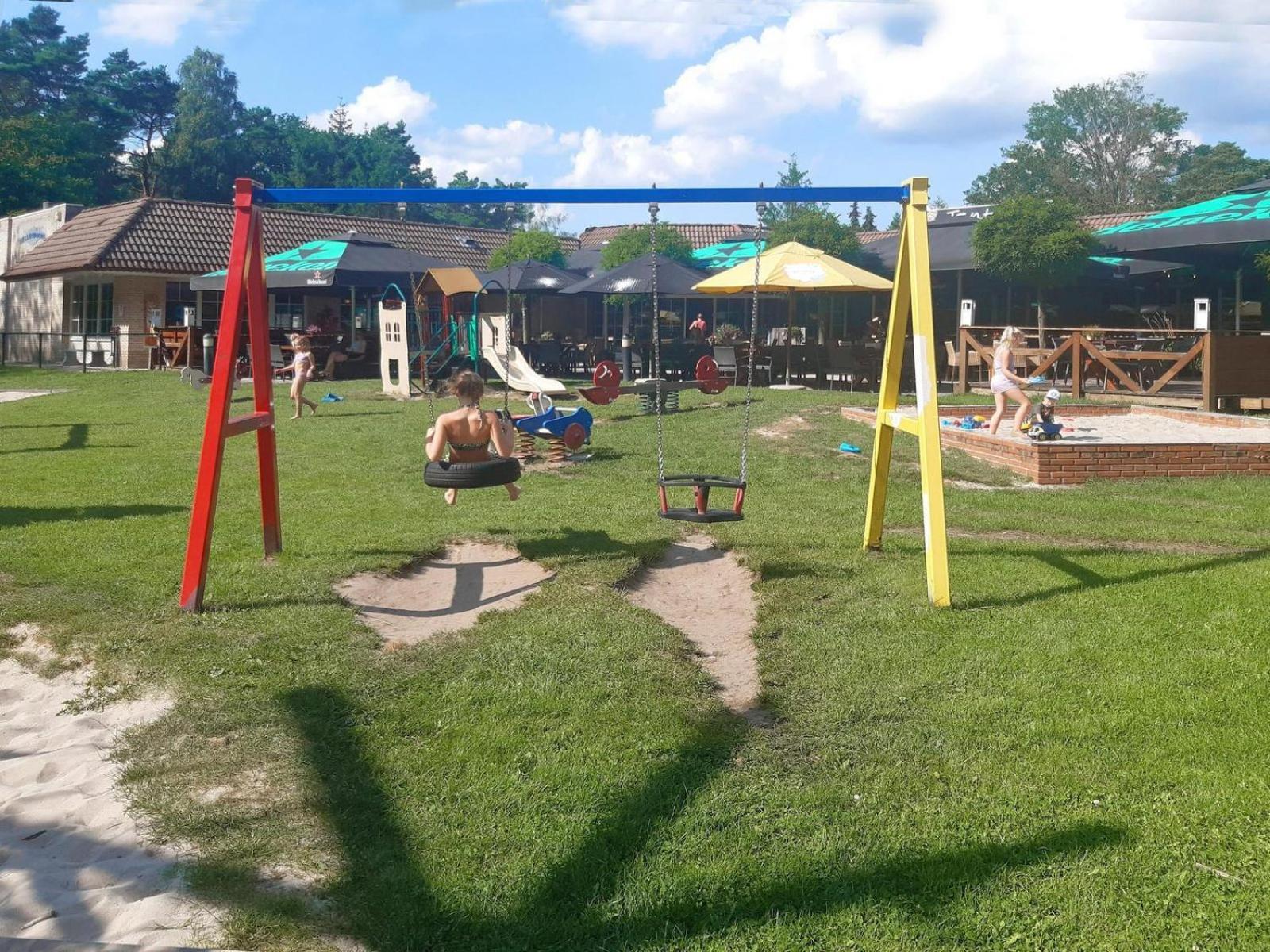Bungalow - 6 Personen Gelegen In De Nabije Omgeving Van Avonturenpark Hellendoorn En De Prachtige Sallandse Heuvelrug En Eelerberg المظهر الخارجي الصورة