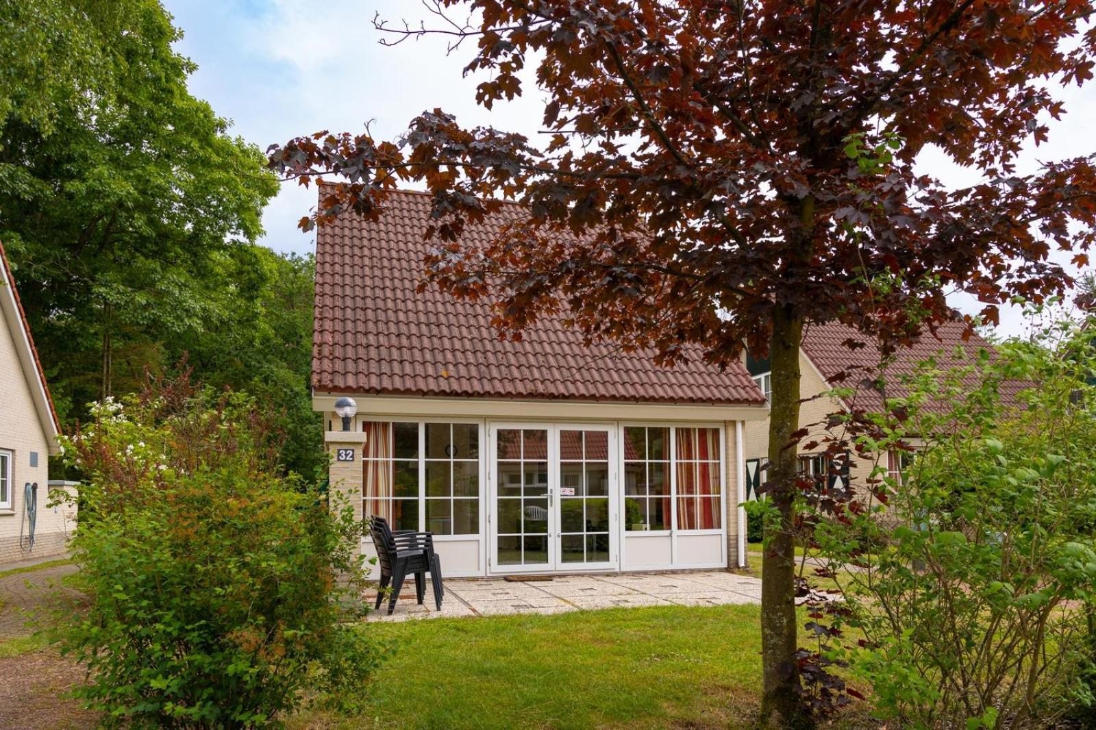 Bungalow - 6 Personen Gelegen In De Nabije Omgeving Van Avonturenpark Hellendoorn En De Prachtige Sallandse Heuvelrug En Eelerberg المظهر الخارجي الصورة